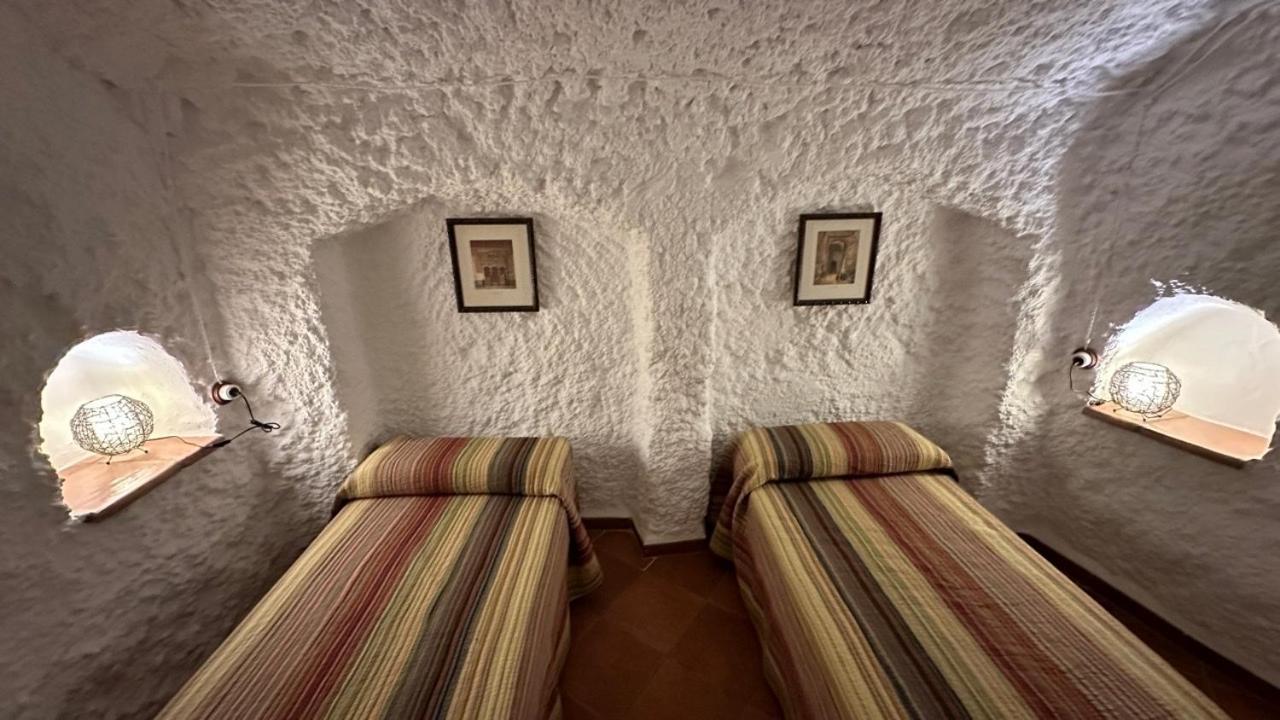 Cuevas El Torriblanco Guest House Gorafe Cameră foto